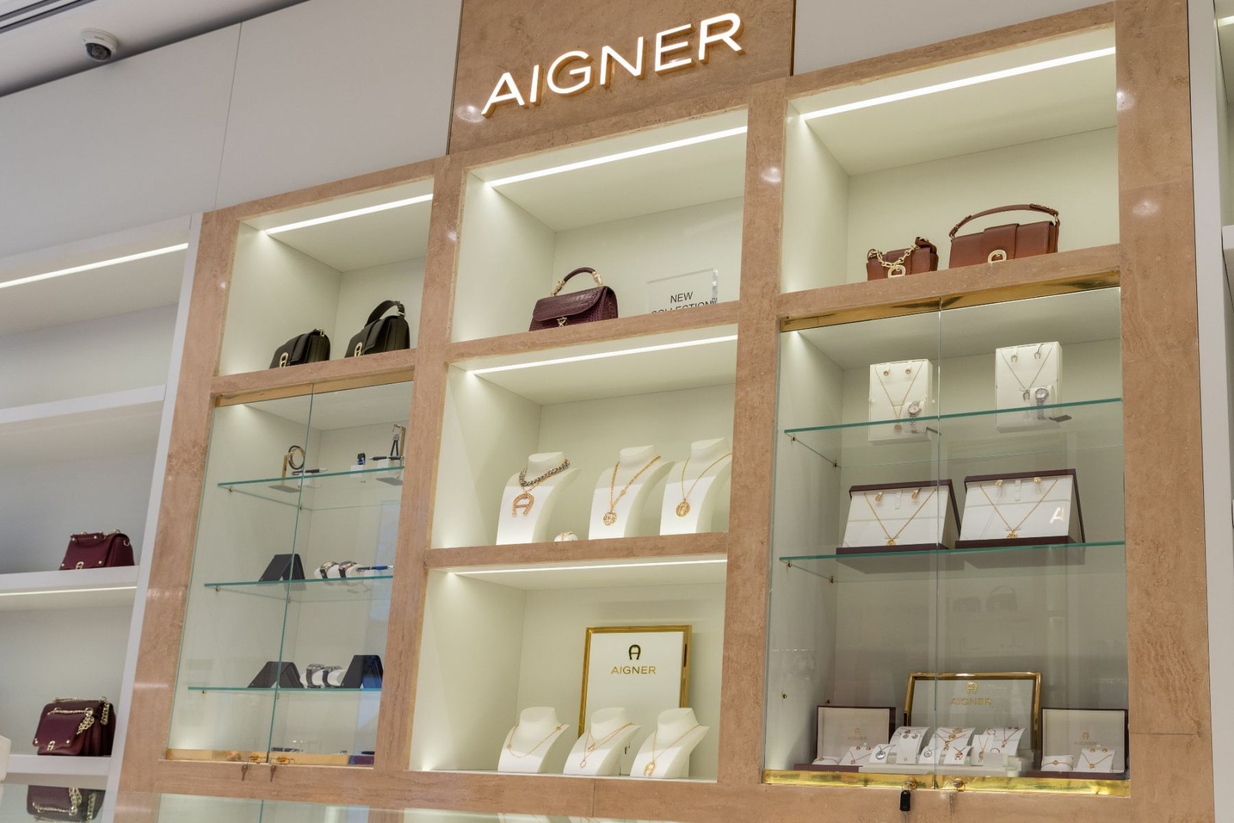Aigner Boutique - Mall of Arabia