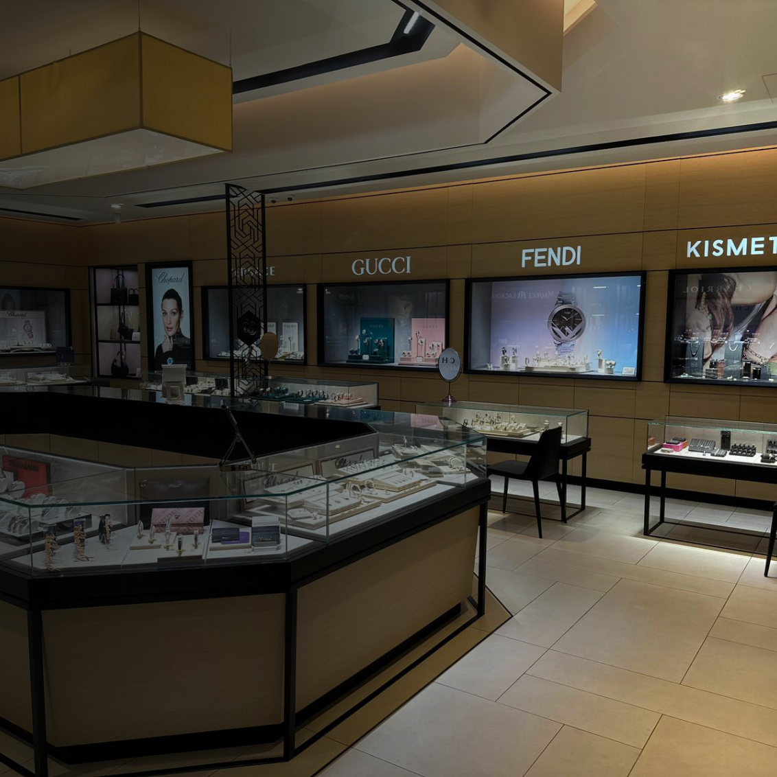 Trafalgar Boutique - Marina Mall