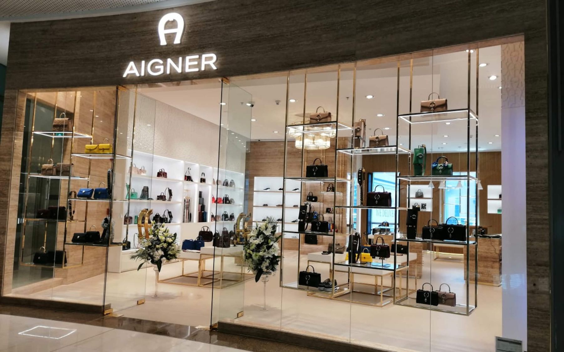 Aigner Boutique - Marina Mall